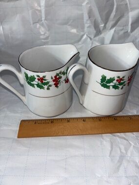 Gibson Christmas Harmony Creamer (2)